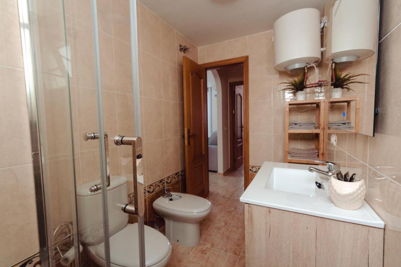 Apto Ache, Acogedor Apartamento De 66 M Con Terraza, Aire Acondicionado Y Parking Privado Gratuito Los Abrigos Eksteriør bilde
